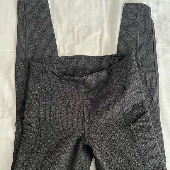 Fast and free high rise 25” size 4 - Picture 3 of 3